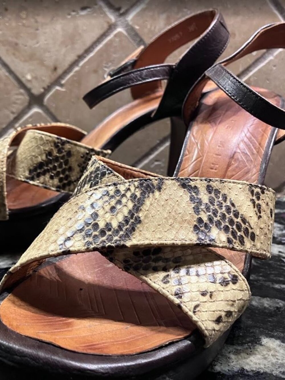Chie Mahara Cafra Platform Sandal - Picture 4 of 10